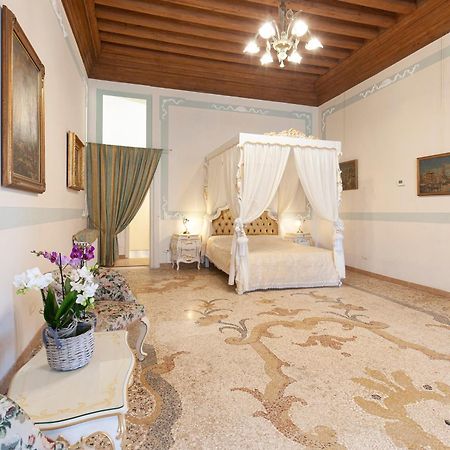 Luxury Apartment Pesaro Papafava 베니스 외부 사진