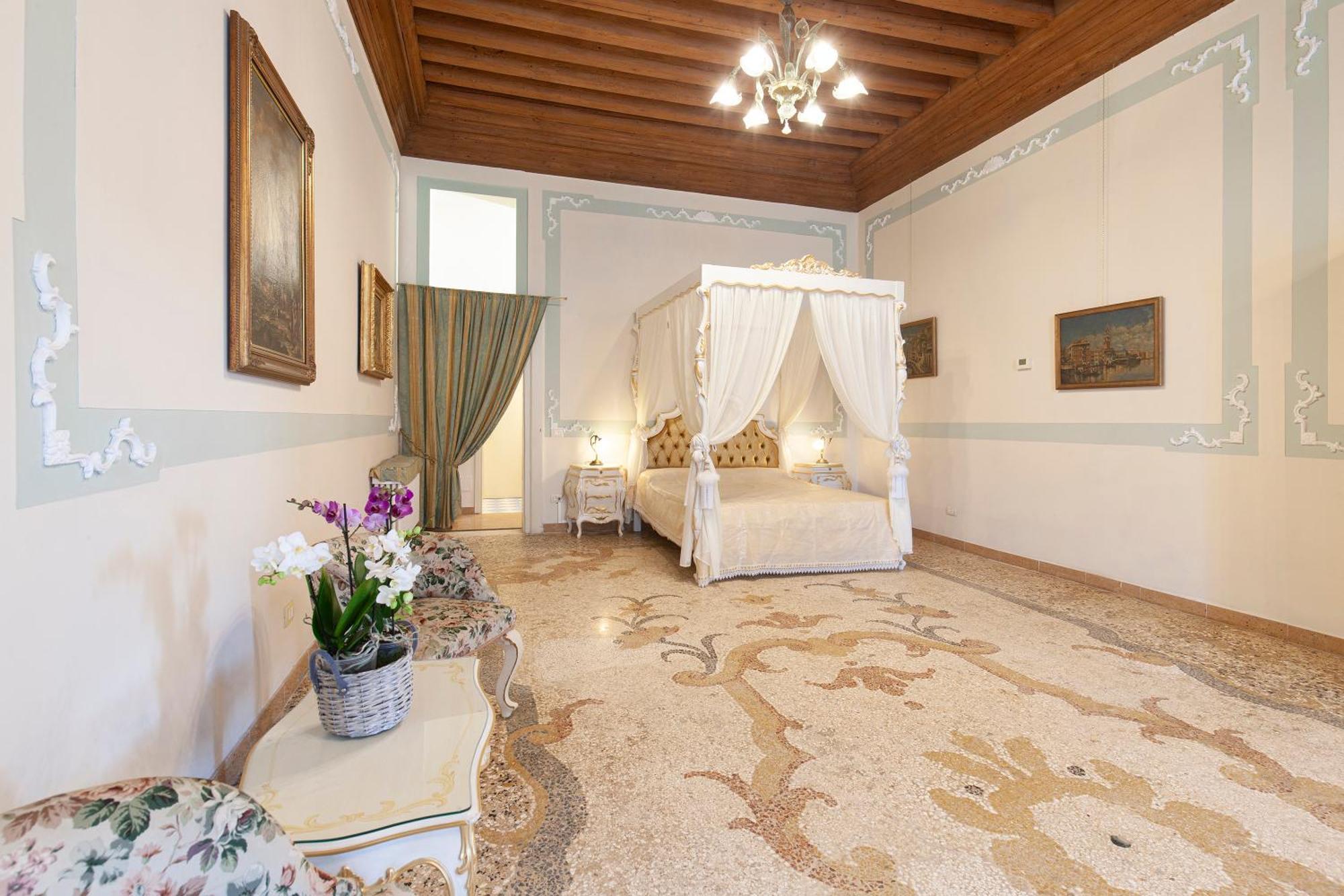 Luxury Apartment Pesaro Papafava 베니스 외부 사진