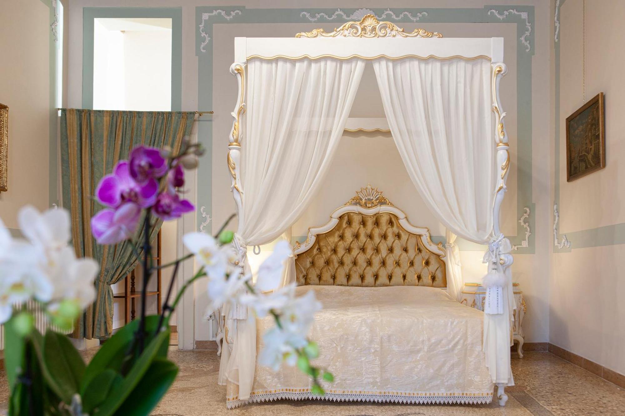 Luxury Apartment Pesaro Papafava 베니스 외부 사진